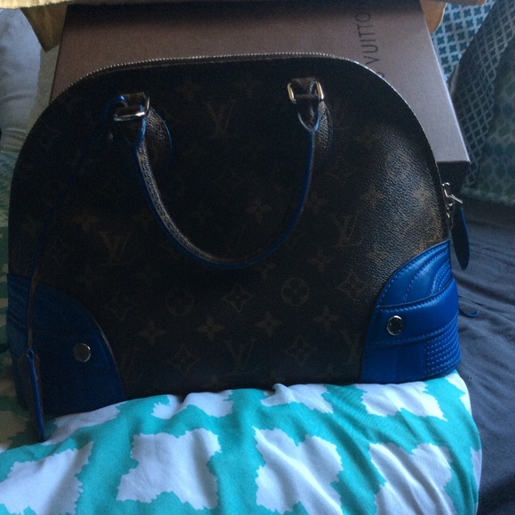 Louis Vuiton Alma Handbag Monogram Shine Canvas PM - Picture 3 of 7